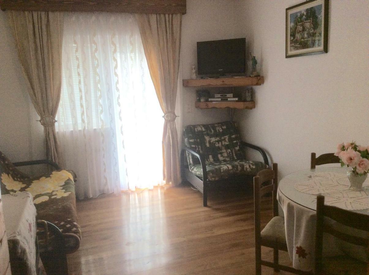 Apartman Nadia Karlobag Exterior foto