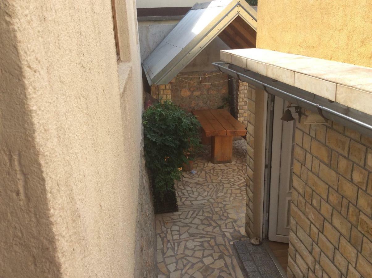 Apartman Nadia Karlobag Exterior foto