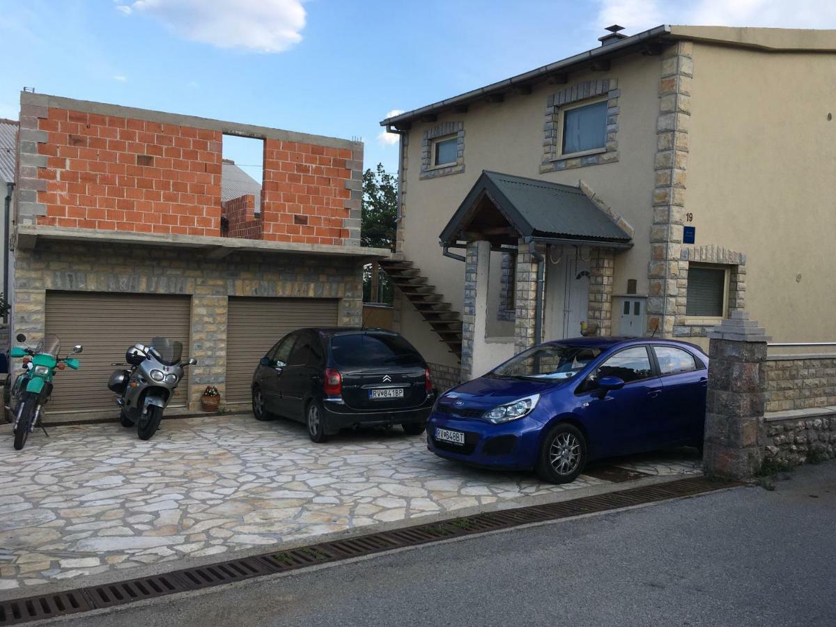 Apartman Nadia Karlobag Exterior foto