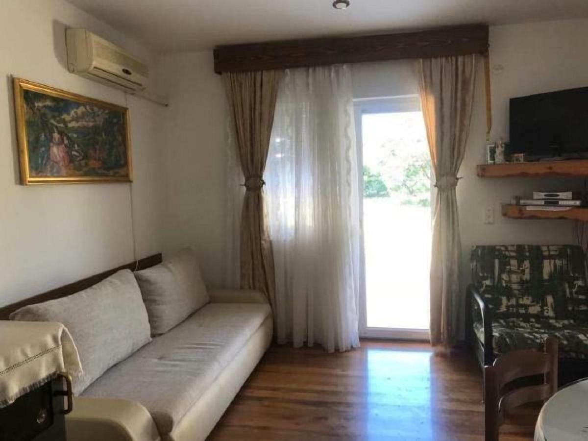 Apartman Nadia Karlobag Exterior foto